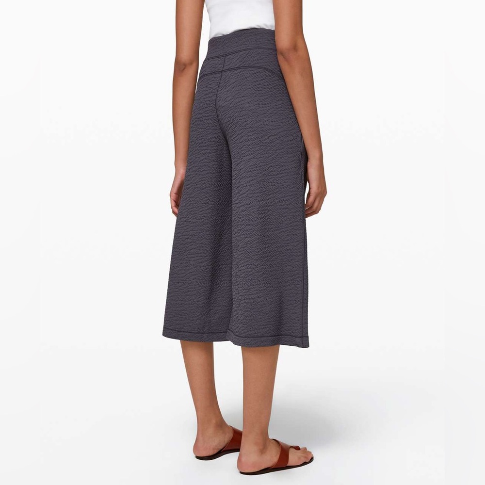 Lululemon Can You Feel The Pleat Crop in Moonwalk - Picture 4 of 15